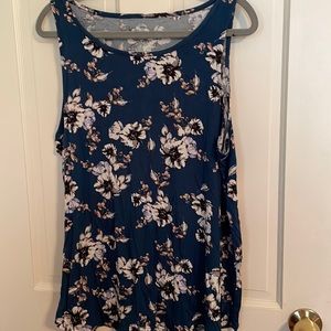 Ladies sleeveless top. Maurice’s Brand. Size XXL